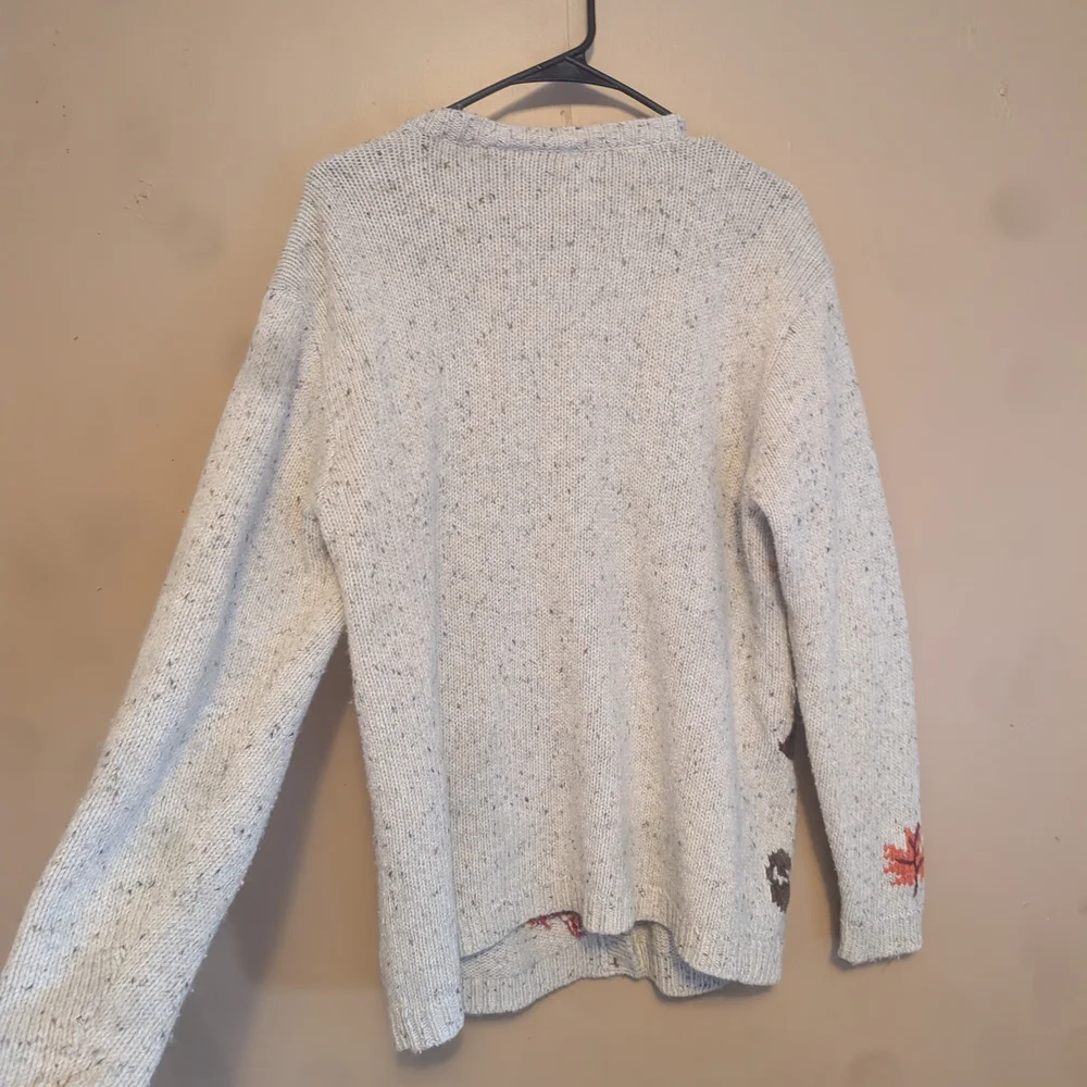 Vintage Women's Cream Leaf Pattern Sweater - Picture 5 of 5